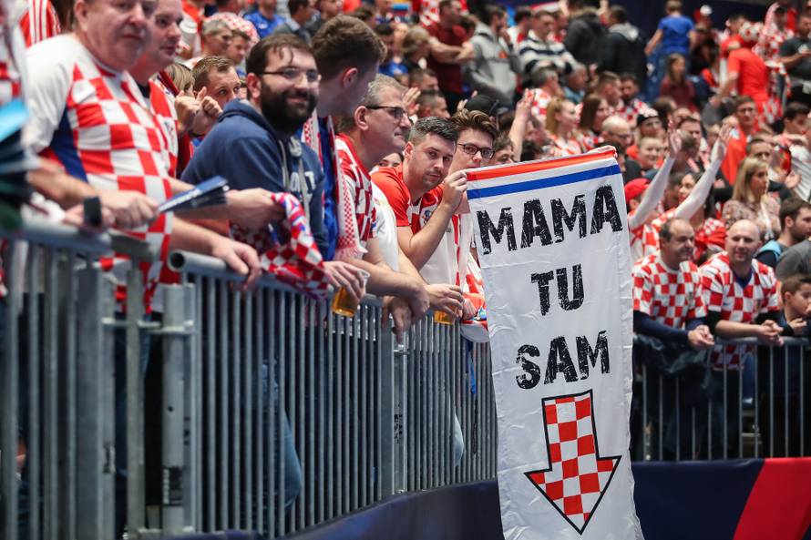 Oprostite, može jedna fotka? Vatrena 'kaubojka' oduševila