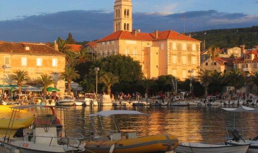 Primjedbe gradu Supetru zbog neevidentiranih troškova za održavanje javnih površina