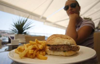 LUDE CIJENE: Na Hvaru hamburger stoji 90 kuna