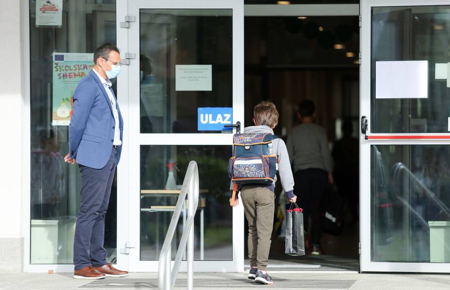 Zagreb: Ponovno otvorene škola nakon obustave zbog Covid-19
