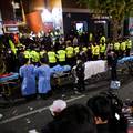 'Pali su na tlo u uskoj ulici, bili su zgnječeni... Velik broj od 146 umrlih u Seulu su mlađi ljudi'