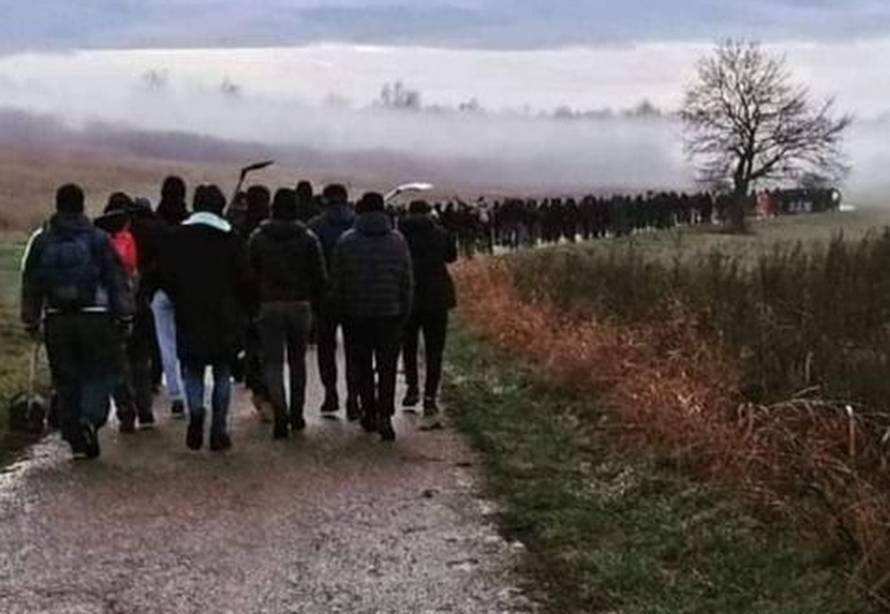 'Došli su iz Dalmacije s alatom, čistili su šutu i pomogli ljudima. Oni su za nas pravi heroji'