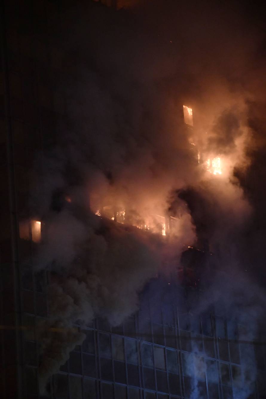 Zagreb: Pozar u Vjesnikovom neboderu