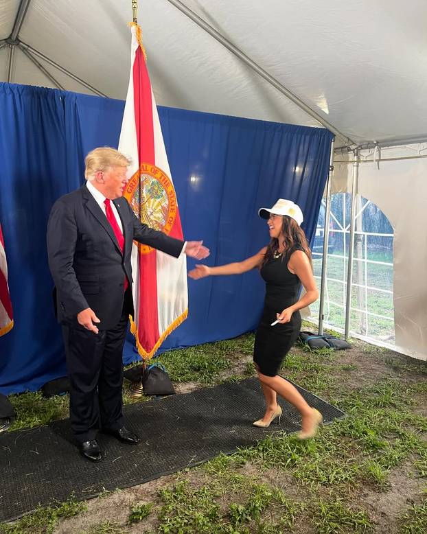 FOTO Pala ko kruška! Trumpova zastupnica koja obožava oružje tresnula u Zastupničkom domu