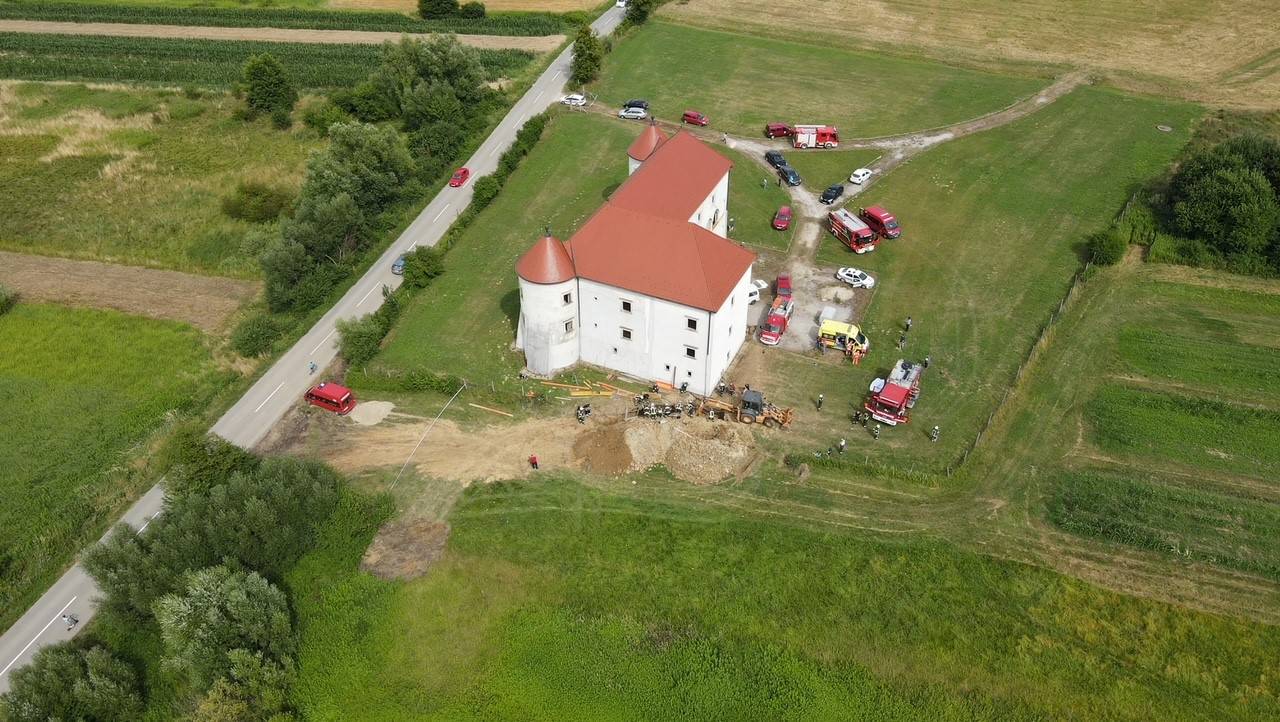 Zemlja zatrpala dva radnika kod Novog Marofa: Obojica su poginula, sanirali su dvorac