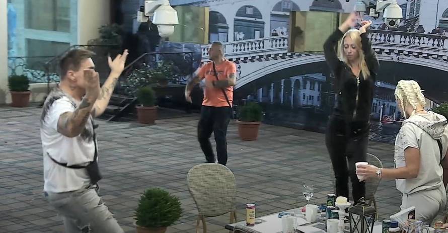 Shrvani Cigi: Što ću sutra kad se probudim i ne vidim je kraj sebe