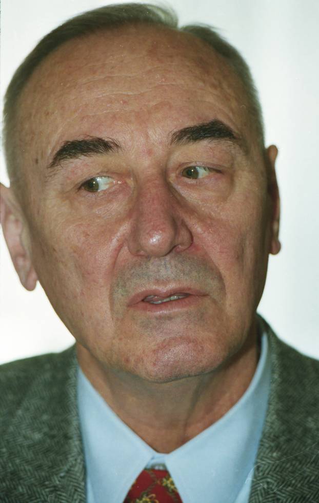 Zagreb: Franjo Greguri?, saborski zastupnik HDZ-a i bivši premijer, 11.03.1998.