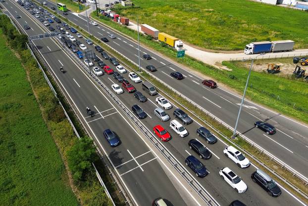 Zagreb: Snimke iz zraka kilometarskih kolona na A1