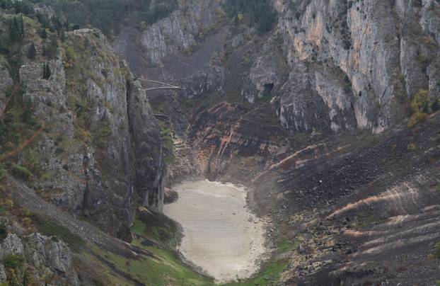 Imotski: Presušilo je  Modro jezero