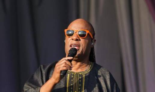 Nije usporio: Stevie Wonder dobit će trojčeke u 65. godini