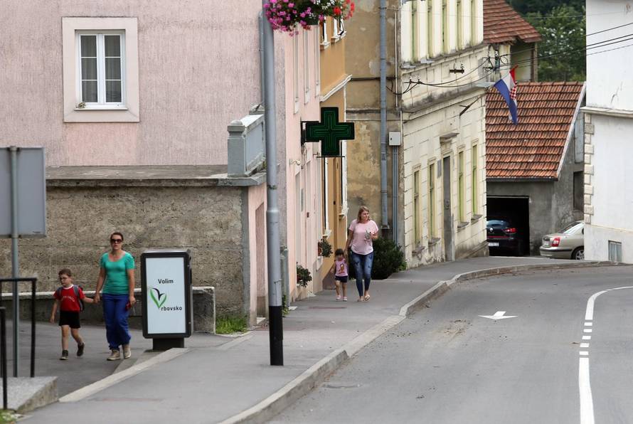 Grad Vrbovsko daje 100.000 kuna obiteljima koje kod njih kupe kuću i odluče živjeti tu...
