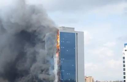 Gust dim sukljao iz nebodera u centru Istanbula, nema žrtava