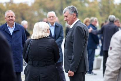 FOTO Tuga na Mirogoju: Posljednji ispraćaj ravnatelja KBC-a Zagreb Ante Ćorušića