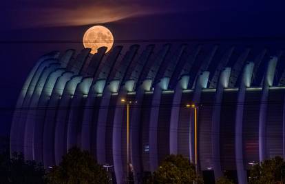 FOTO Prekrasni supermjesec sakrit će nam 'Suze sv. Lovre'