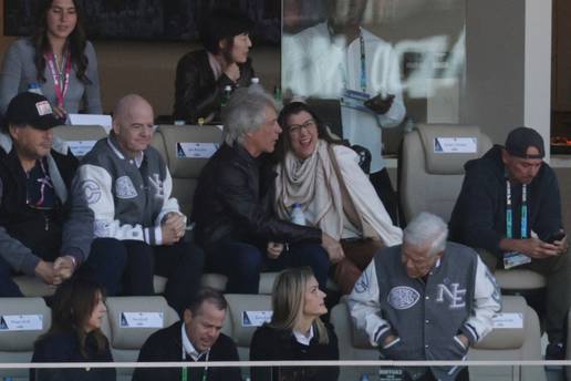 FOTO Bez glamuroznih haljina i crvenog tepiha: Slavni su pratili Super Bowl, evo u &ccaron;emu su bili