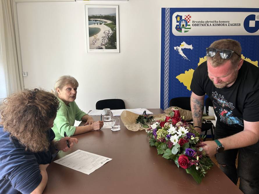 Pune kućni budžet i ruše tržište: 'Nedovoljna je kontrola prodaje cvijeća preko interneta'