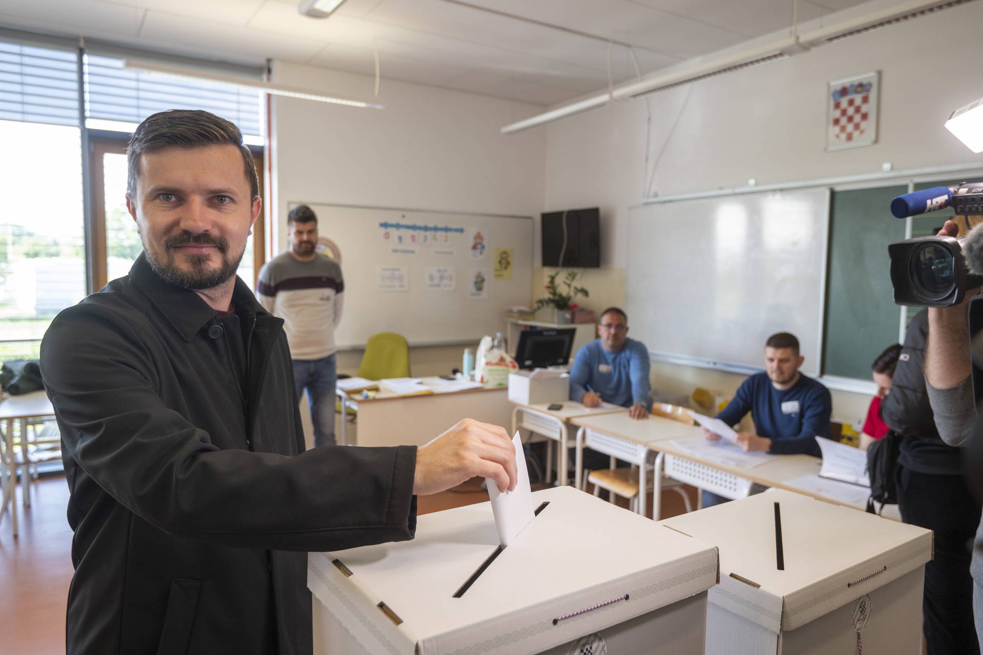 Zagreb: Davor Nađi glasovao na parlamentarnim izborima