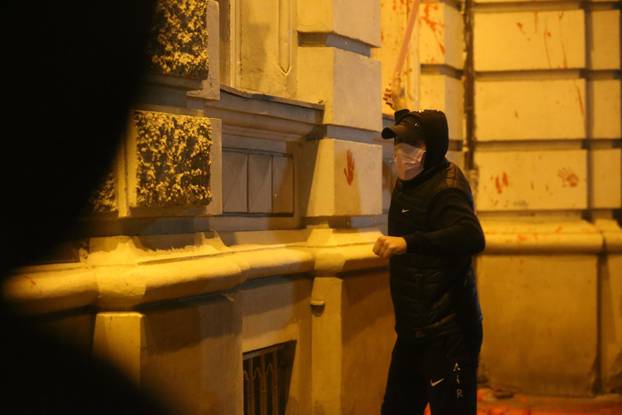 Nekoliko tisuća ljudi na prosvjedu u Novom Sadu