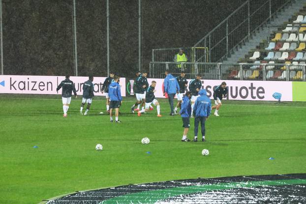 Zagrijavanje nogometaša Rijeke i Sparte Prag uoči početka susreta 2. kola Konferencijske lige