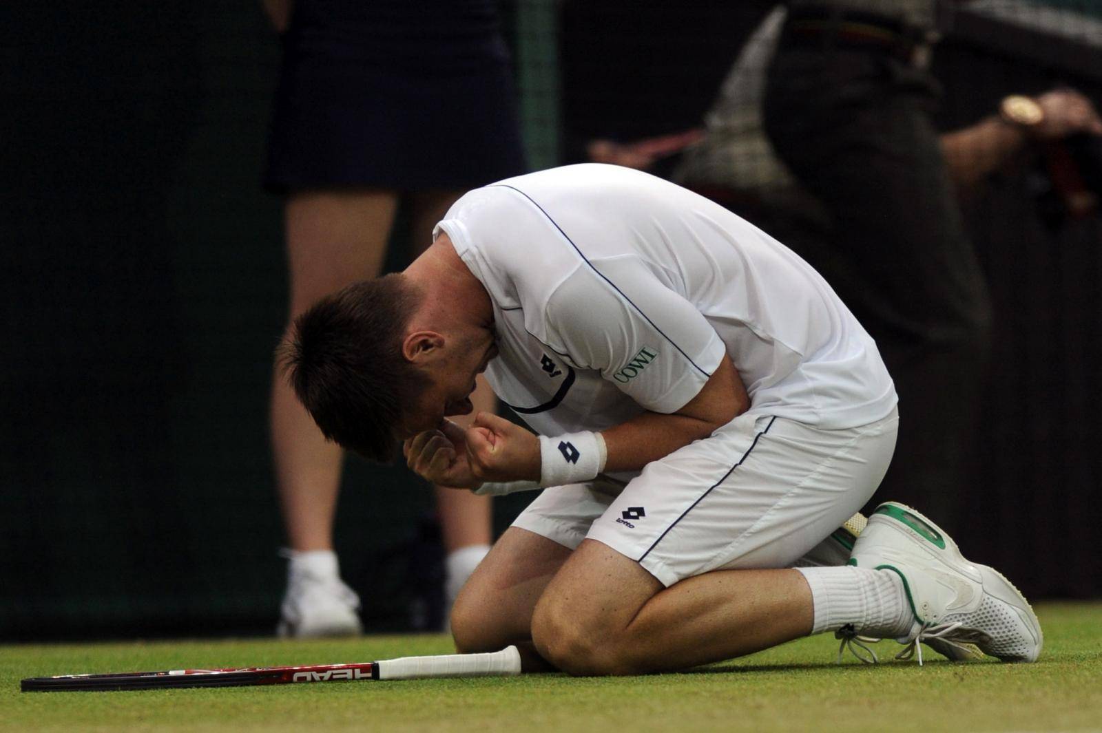 Tennis - 2011 Wimbledon Championships - Day Four - The All England Lawn Tennis and Croquet Club