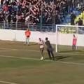 VIDEO Skandal u Zadru! Huligan udario golmana Šibenika, htio se obračunati i s Funcutima...