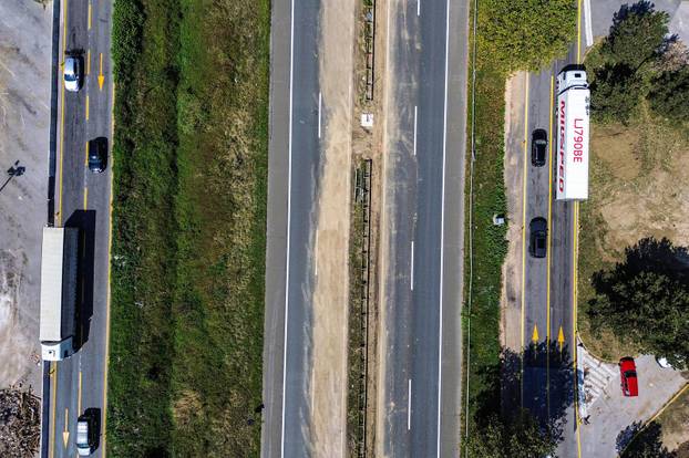 Zagreb: Snimke iz zraka rušenja starog Motela Plitvice na zagreba?koj obilaznici 