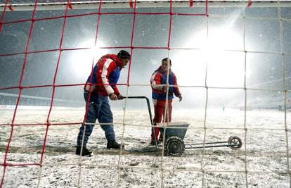 Snijeg je prekrio teren: Inter i Hajduk odgodili su utakmicu
