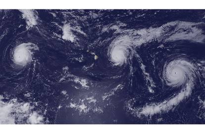 Po prvi put u isto vrijeme na Pacifiku haraju čak tri uragana