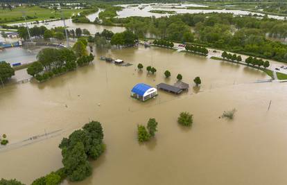 Na vodomjeru Črnec ukinute su izvanredne mjere obrane od poplave: Kupa polako opada