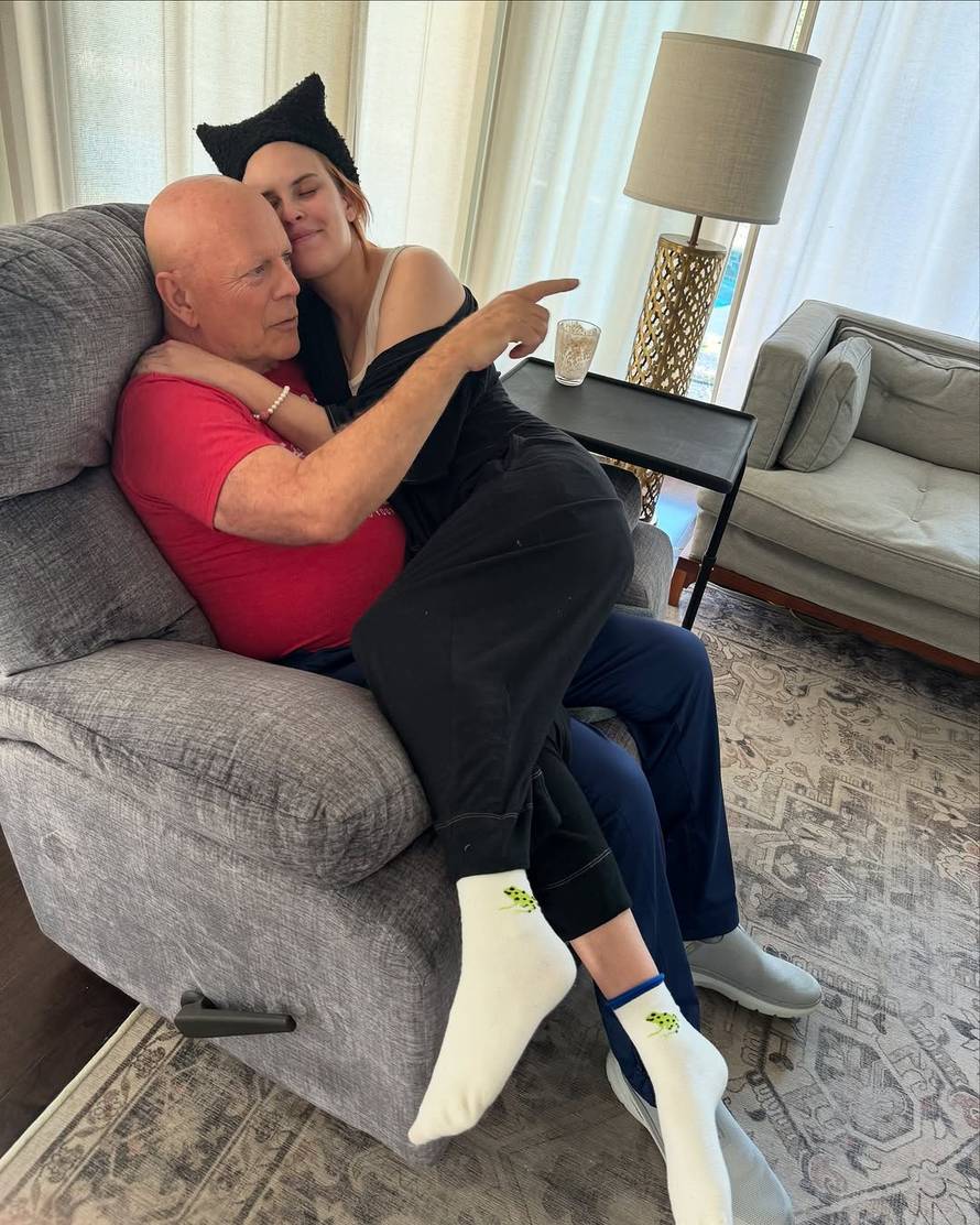 Demi Moore i kći Brucea Willisa čestitale glumcu 70. rođendan: Podijelile emotivne fotografije