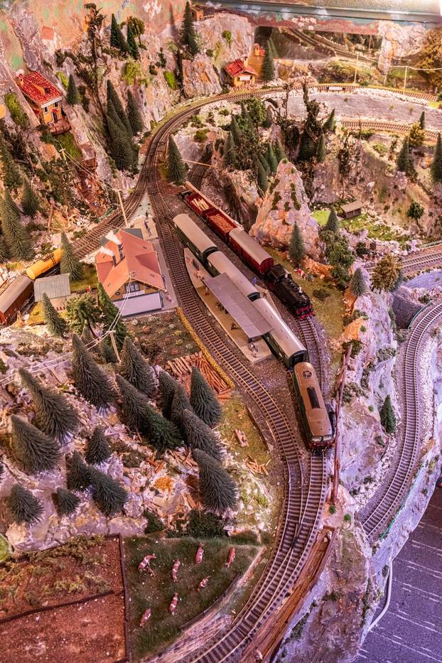 Oživio željeznicu koja je povezivala Konavle s Bečom: Pero je bajkovitu maketu gradio 12 godina