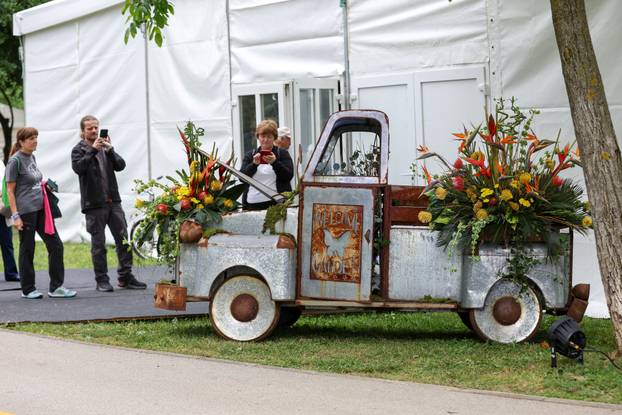 Zagreb: Uz jezero Bundek otvoren ovogodišnji FloraArt, međunarodna vrtna izložba