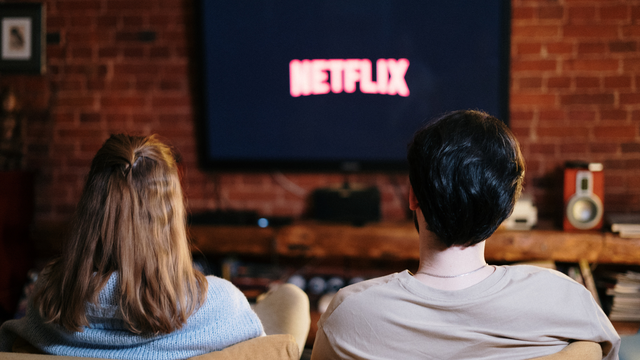 Nema više za džabe: Netflix kreće s naplatom ako dijelite lozinku s drugima. Evo i kada