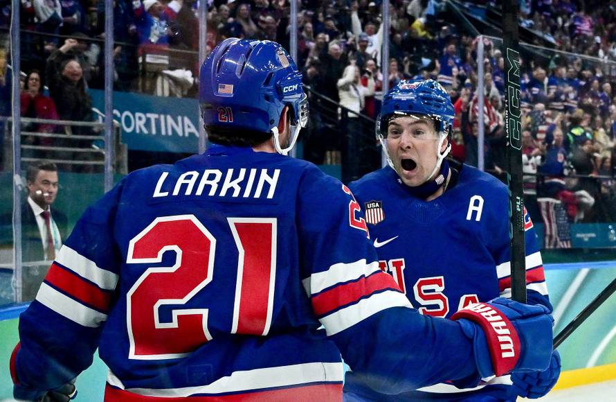 Ice Hockey - Men's Play-offs Quarterfinals - United States vs Sweden