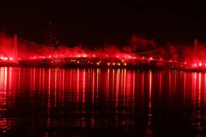 FOTO Kohorta proslavila veliku obljetnicu bakljadom uz Dravu