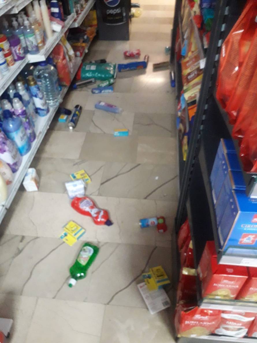 'Ogledalo mi je palo kraj glave, kuća nam se tresla kao da je od papira. Tata je došao po mene'