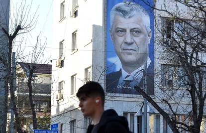 Bivšem kosovskom lideru Hashimu Thaciju počinju suditi u Haagu. Terete ga za ratni zločin