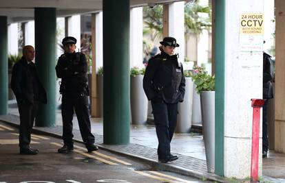 London: Uhitili su muškarca nakon napada nožem u džamiji
