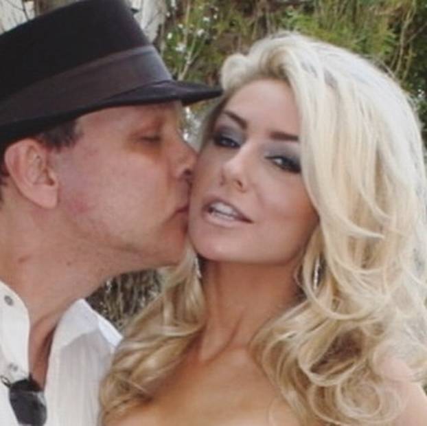 FOTO Šokantno: Imala je 16 kad se udala za glumca (51): 'Moji su ga odobrili!' Evo s kim je sad