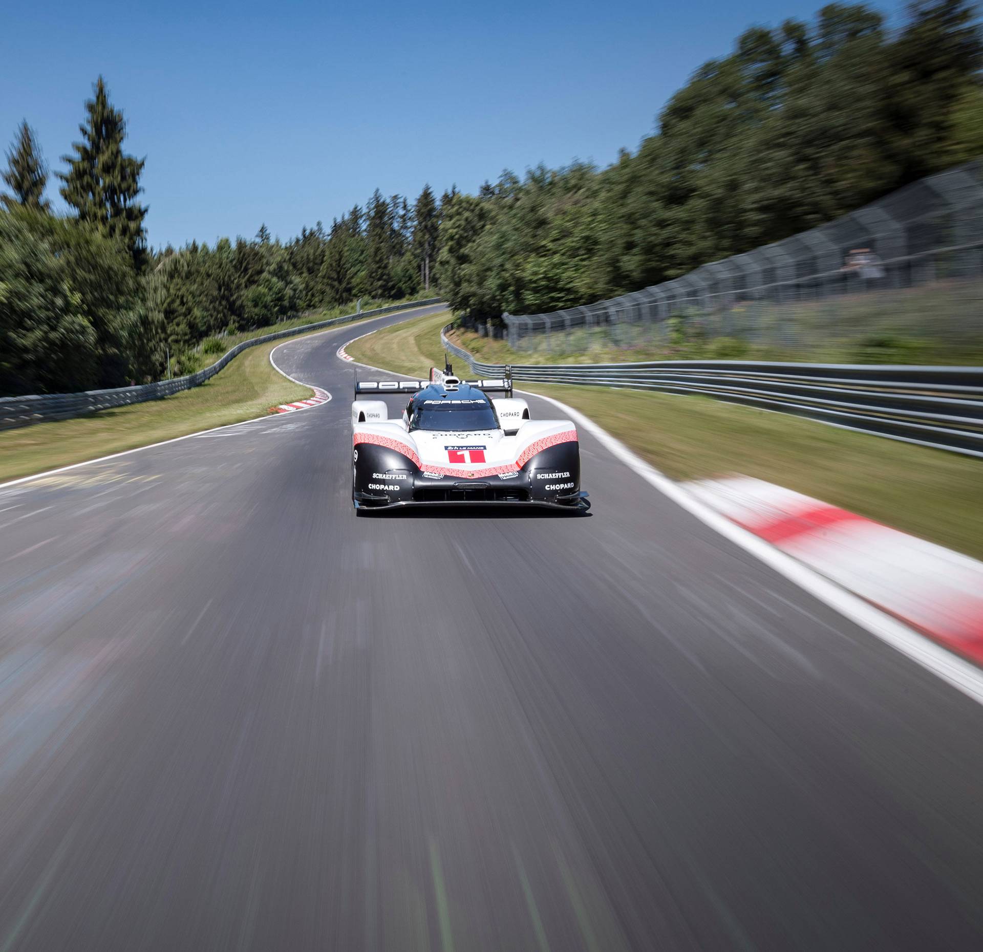 Najbrži je na svijetu: Hibridni Porsche juri brže od Formule 1