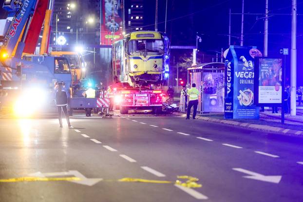 Sarajevo: U tijeku je uklanjanje tramvaja sa mjesta nesreće