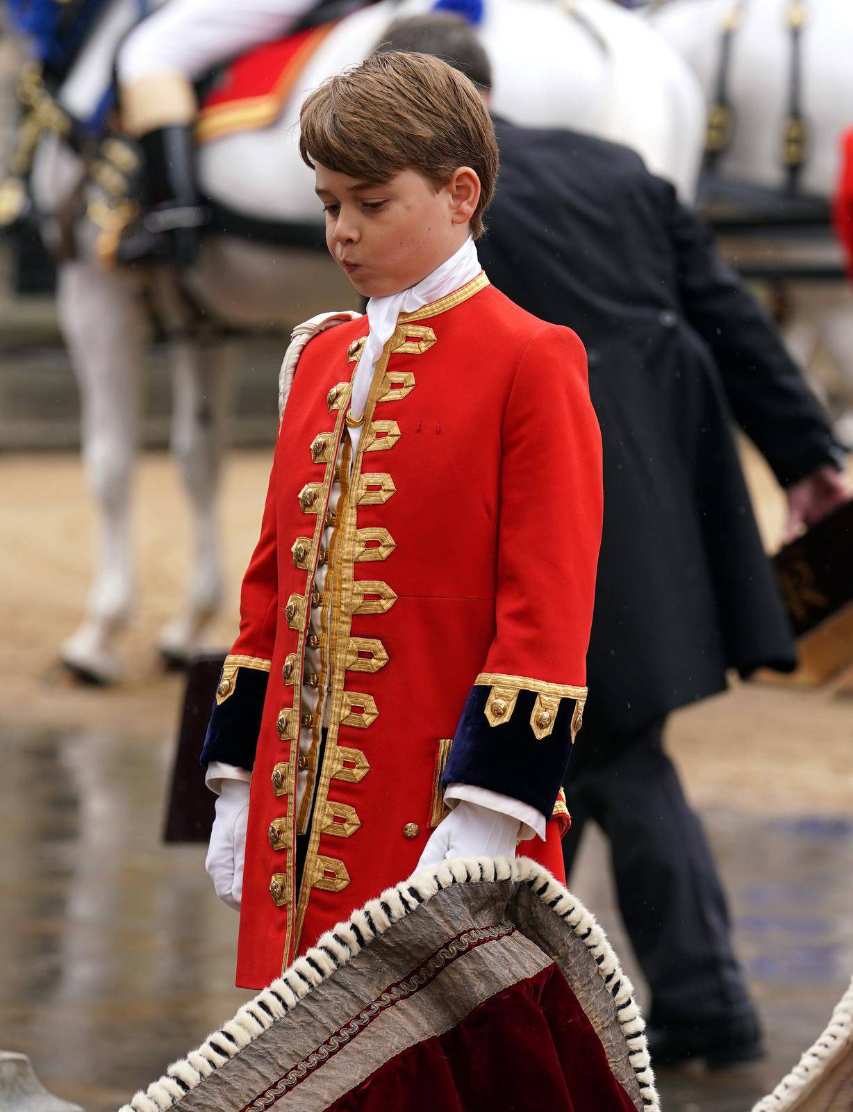 London: Princ George predvodio je paževe na krunidbi svog djeda 