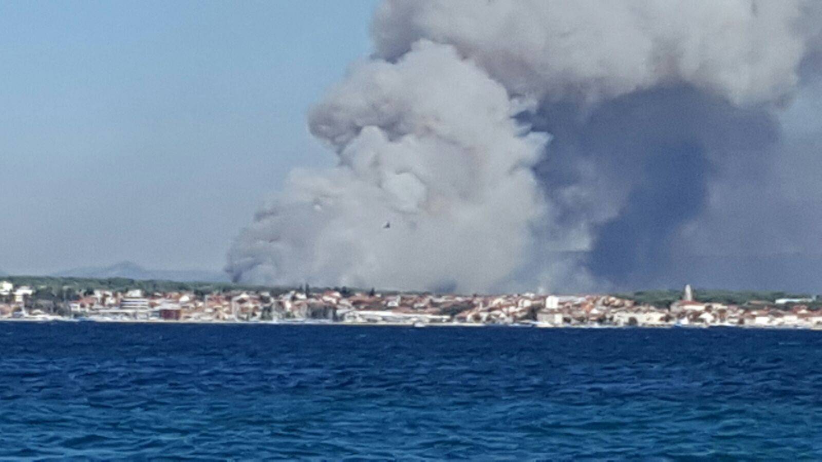 Veliki požar kod Pakoštana, vatra kod Šibenika lokalizirana