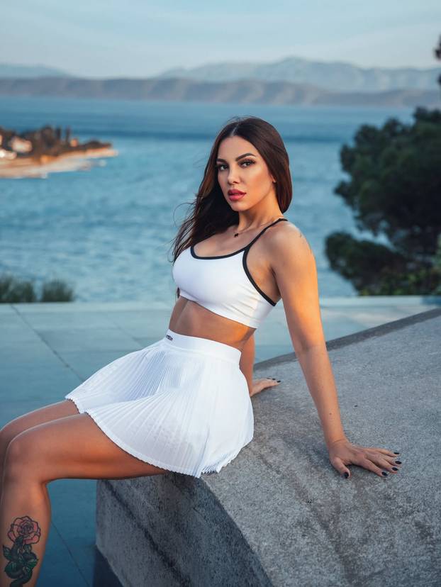 FOTO Upsić! Žanamari vjetar digao minicu, sve se vidjelo