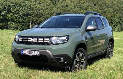 Dacia Duster na testu: Ovaj auto s razlogom je prodajni hit, a može biti i solidan terenac