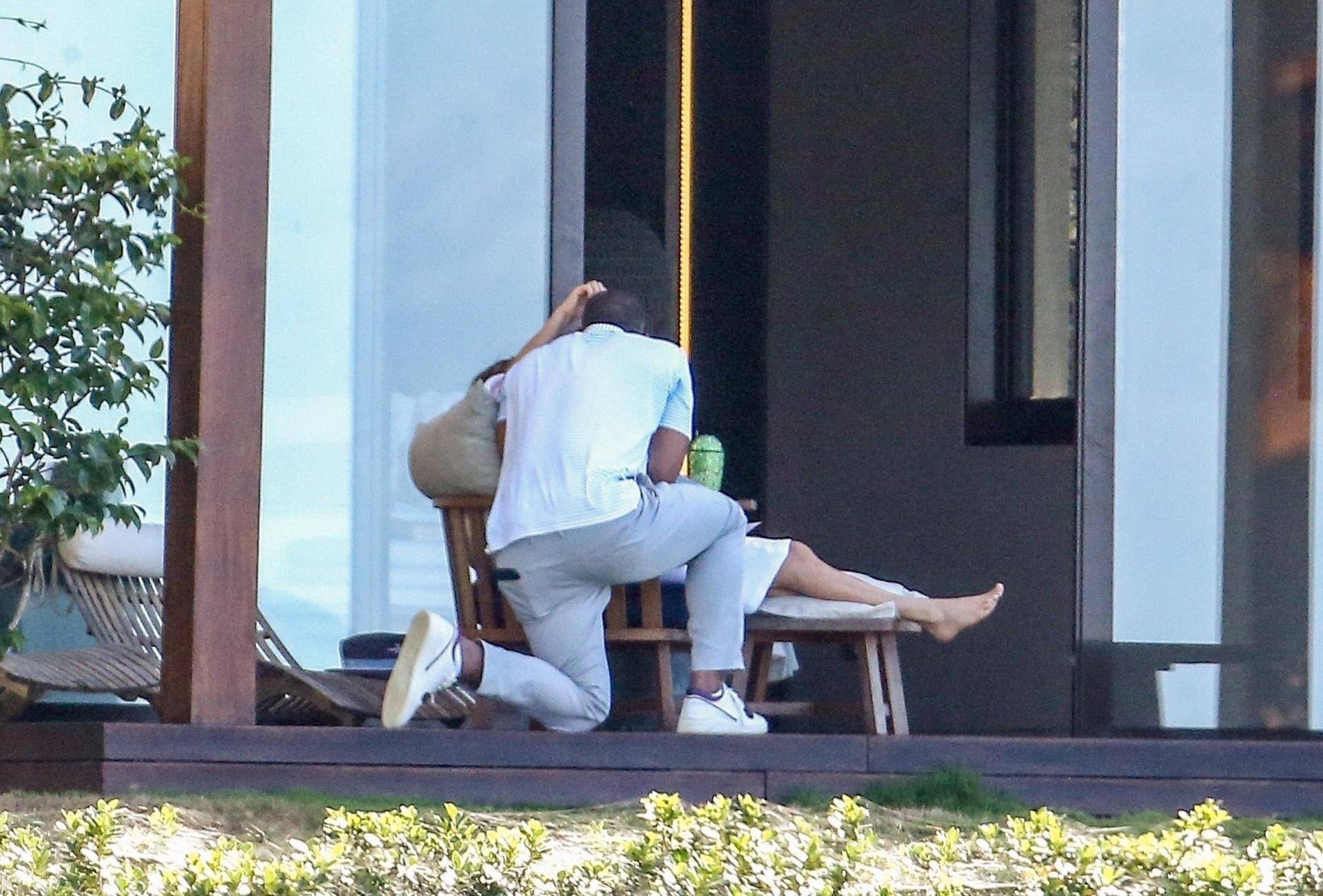 Jennifer Lopez i Rodrigueza uhvatili kako se ljube u hotelu