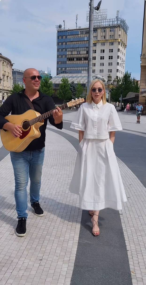 Nosi im se bijela: Rozga, Nives i bujna Claudia u outfitima koji ostavljaju bez daha i blokiraju...