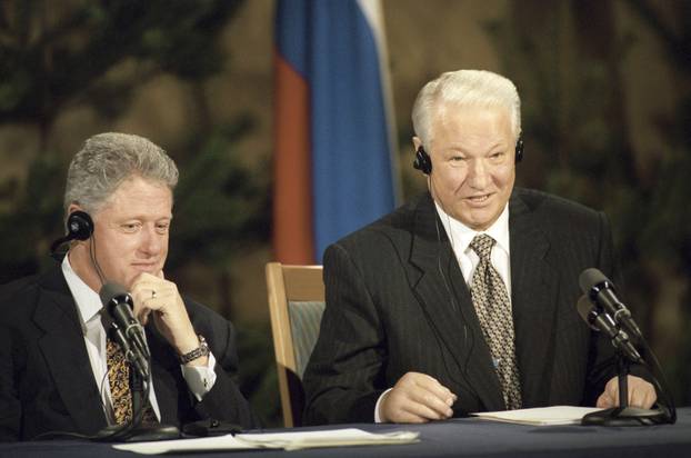 Russian President Boris Yeltsin and U.S. President Bill Clinton hold joint press conference