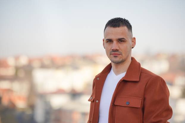 Mladić iz BiH nakon teške prometne nesreće dobio je mioelektronsku ruku