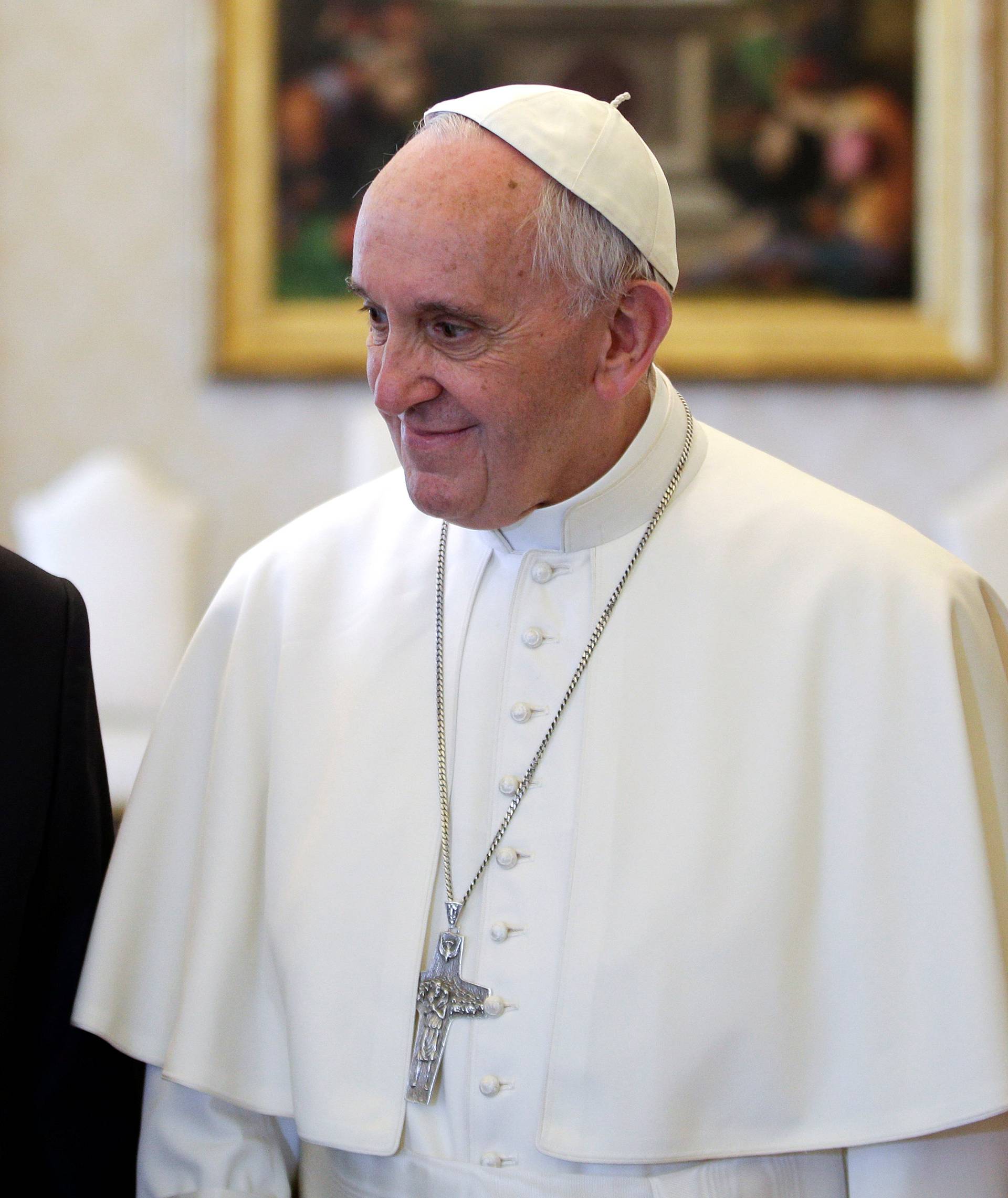 Pope Francis talks with Sheikh Ahmed Mohamed el-Tayeb, Egyptian Imam of al-Azhar Mosque, at the Vatican